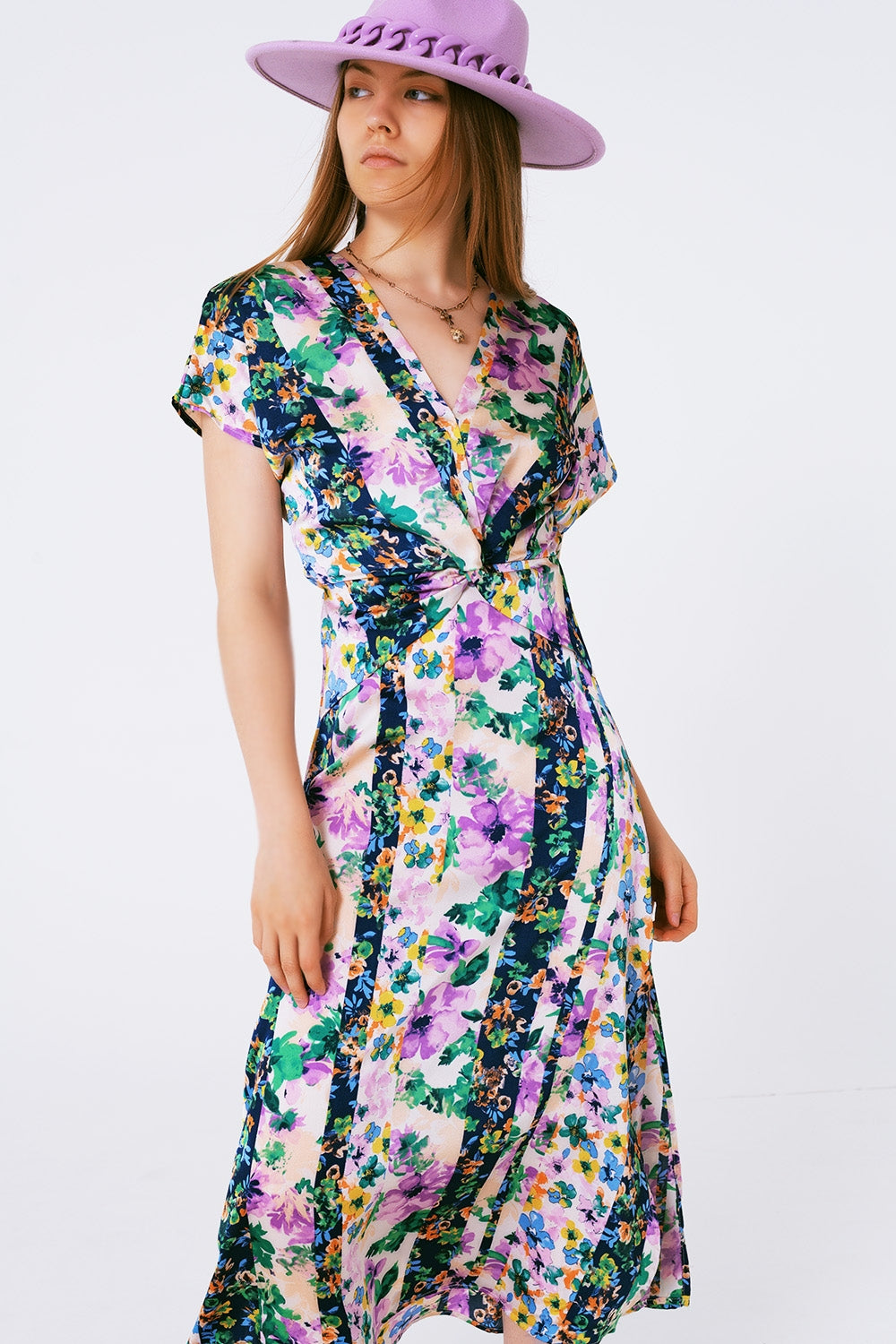 Robe longue avec nœud avant et imprimé floral en couleur violet et multicouleure vert