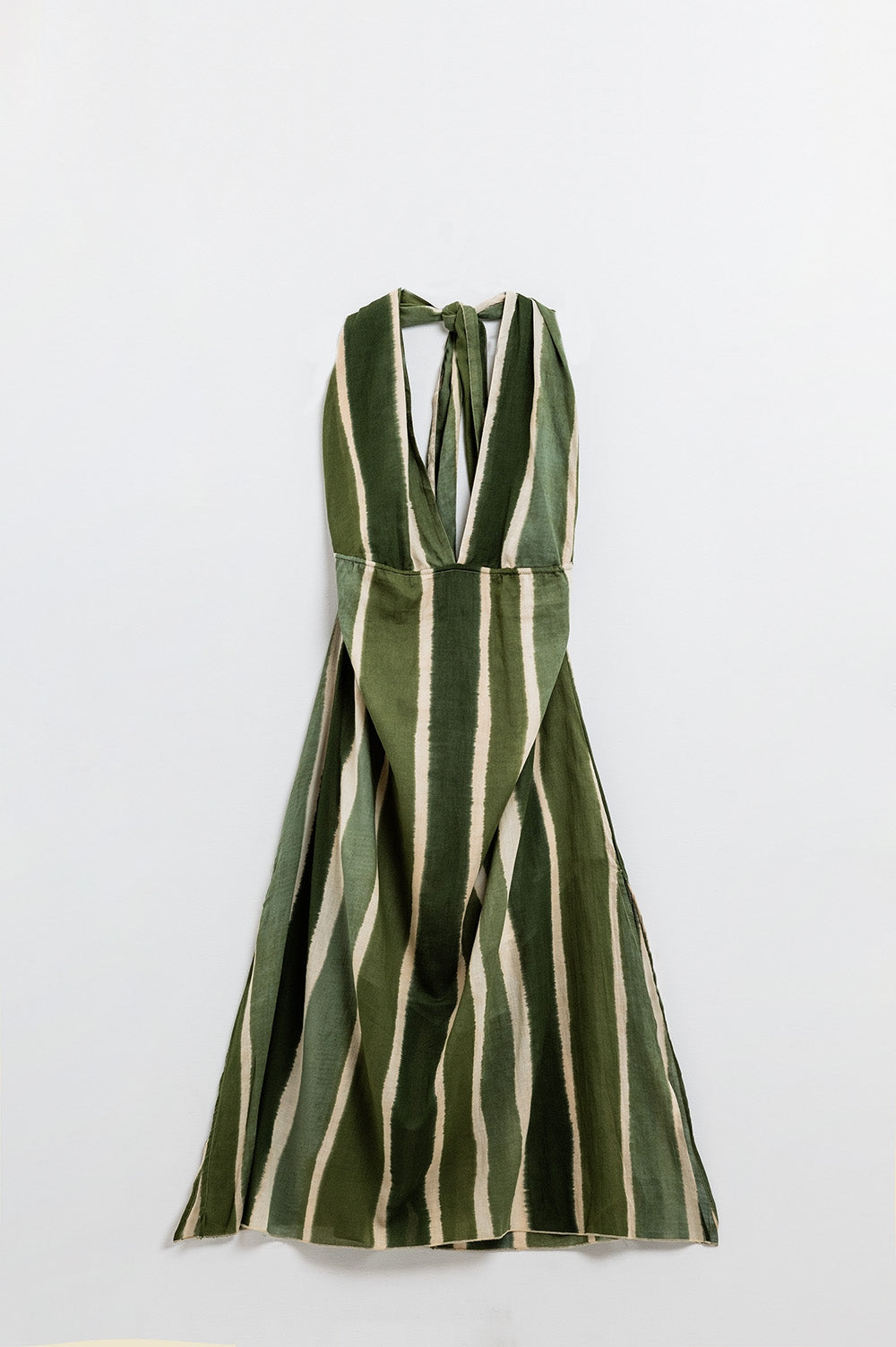 Robe longue dos nu à col en V et fentes latérales en tissu rayé vert