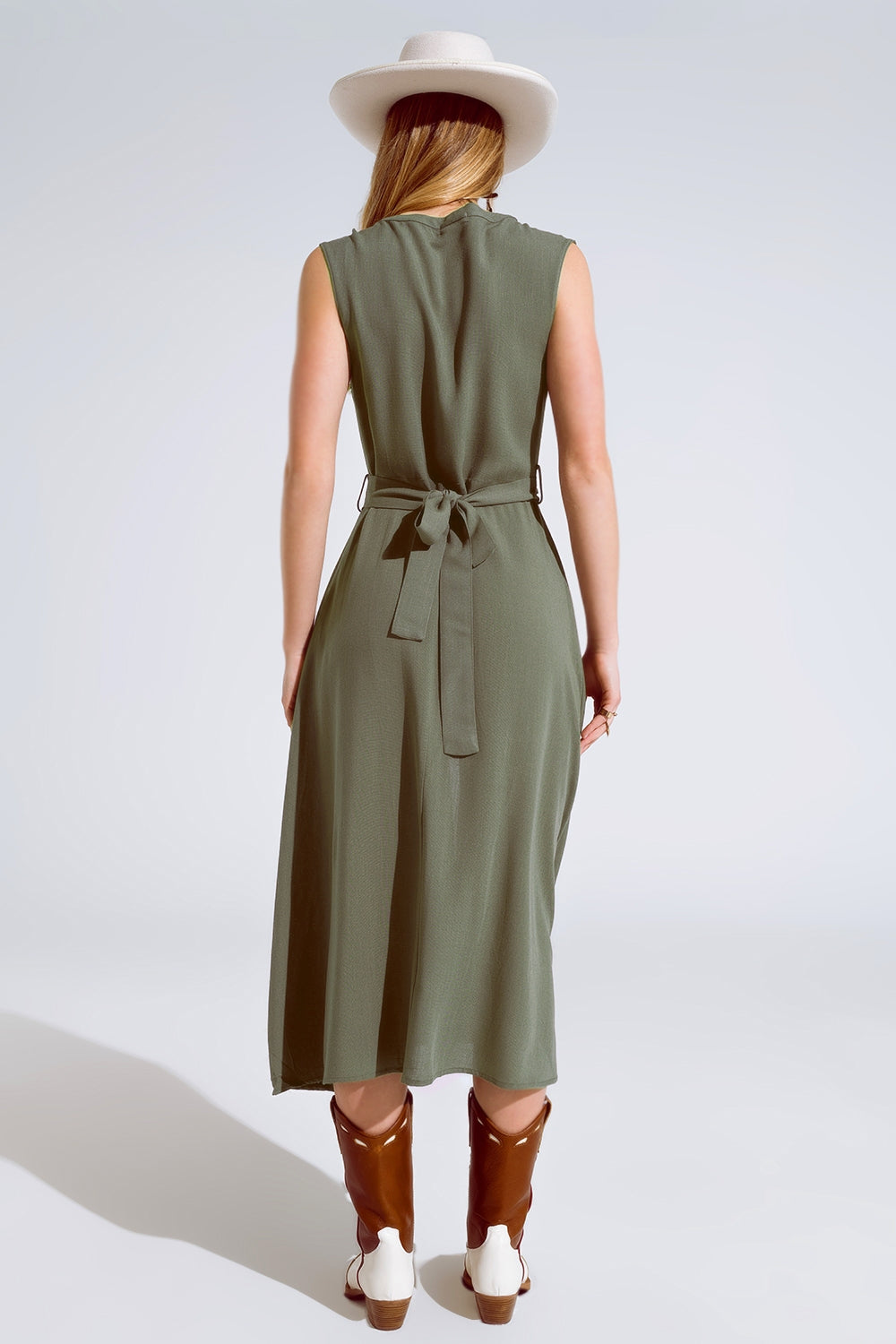 Robe longue en kaki avec volants et boutons