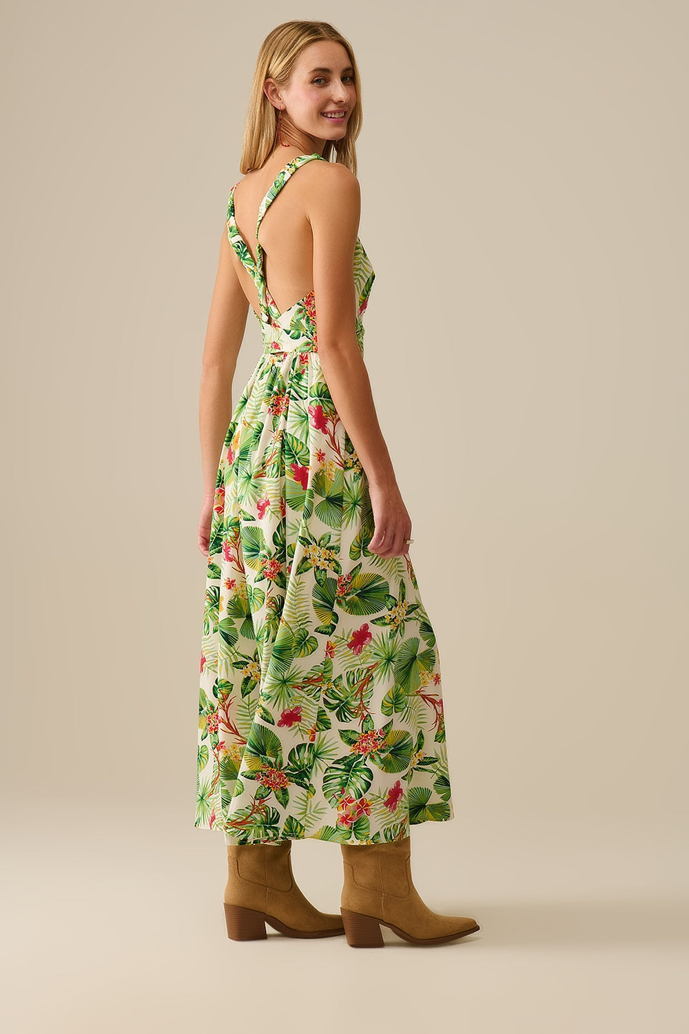Robe longue enveloppante blanche à imprimé tropical