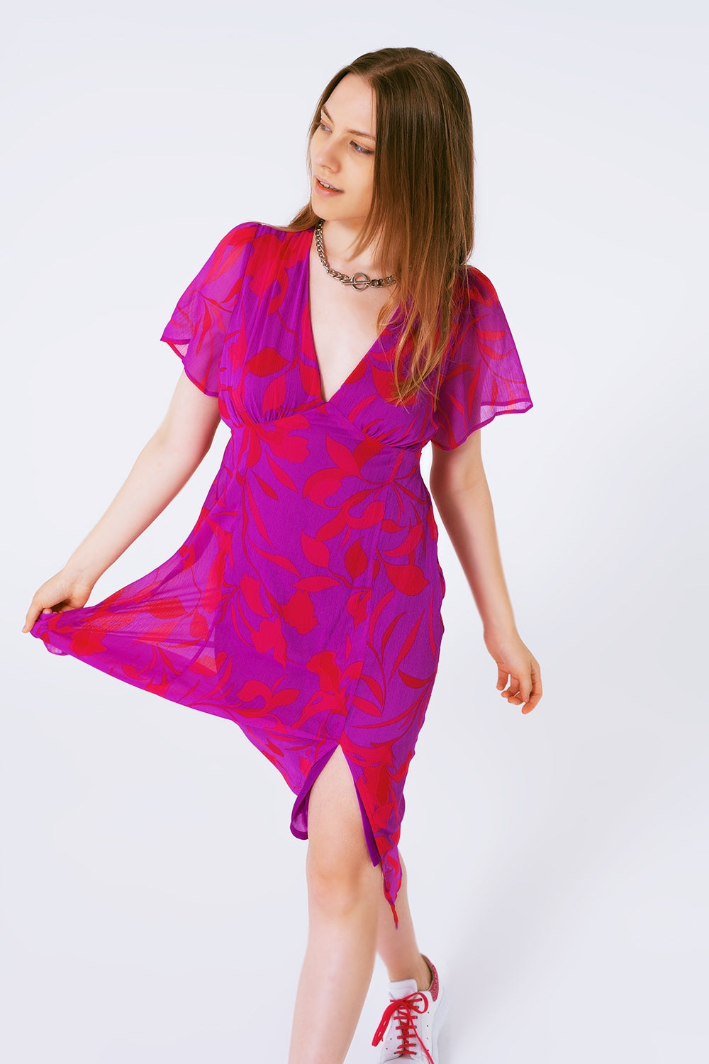 Robe maxi en mousseline à fleurs avec manches courtes et col V