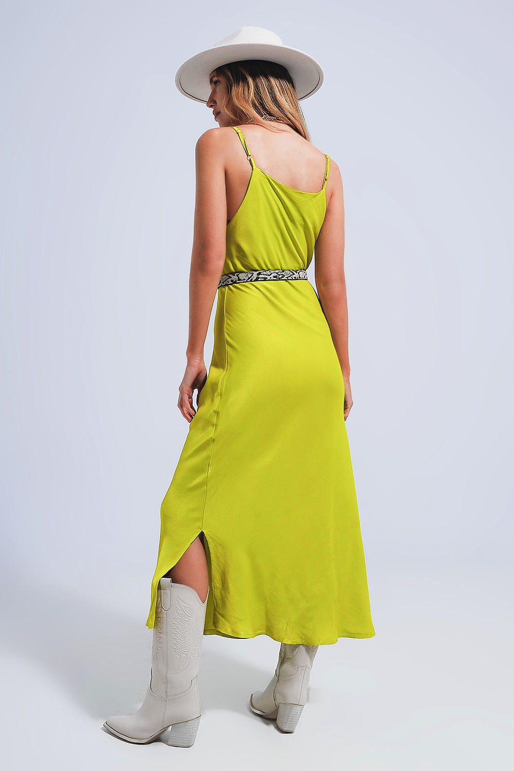 Robe mi longue en satin à fines bretelles Vert
