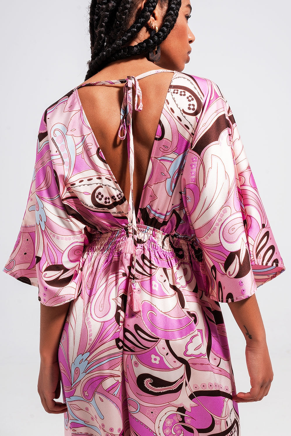 Robe mi longue froncée avec rubans à nouer au dos rose