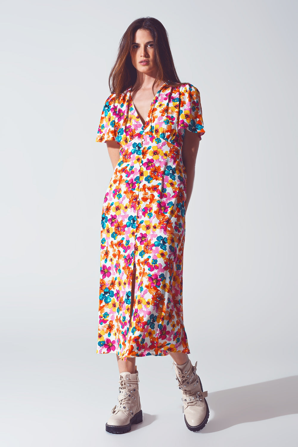 Robe midi cintrée à la taille avec motif floral multicolore