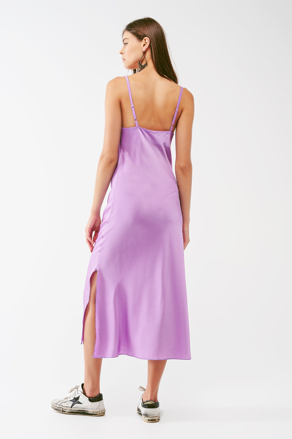 Robe midi en satin avec col drapé en lila