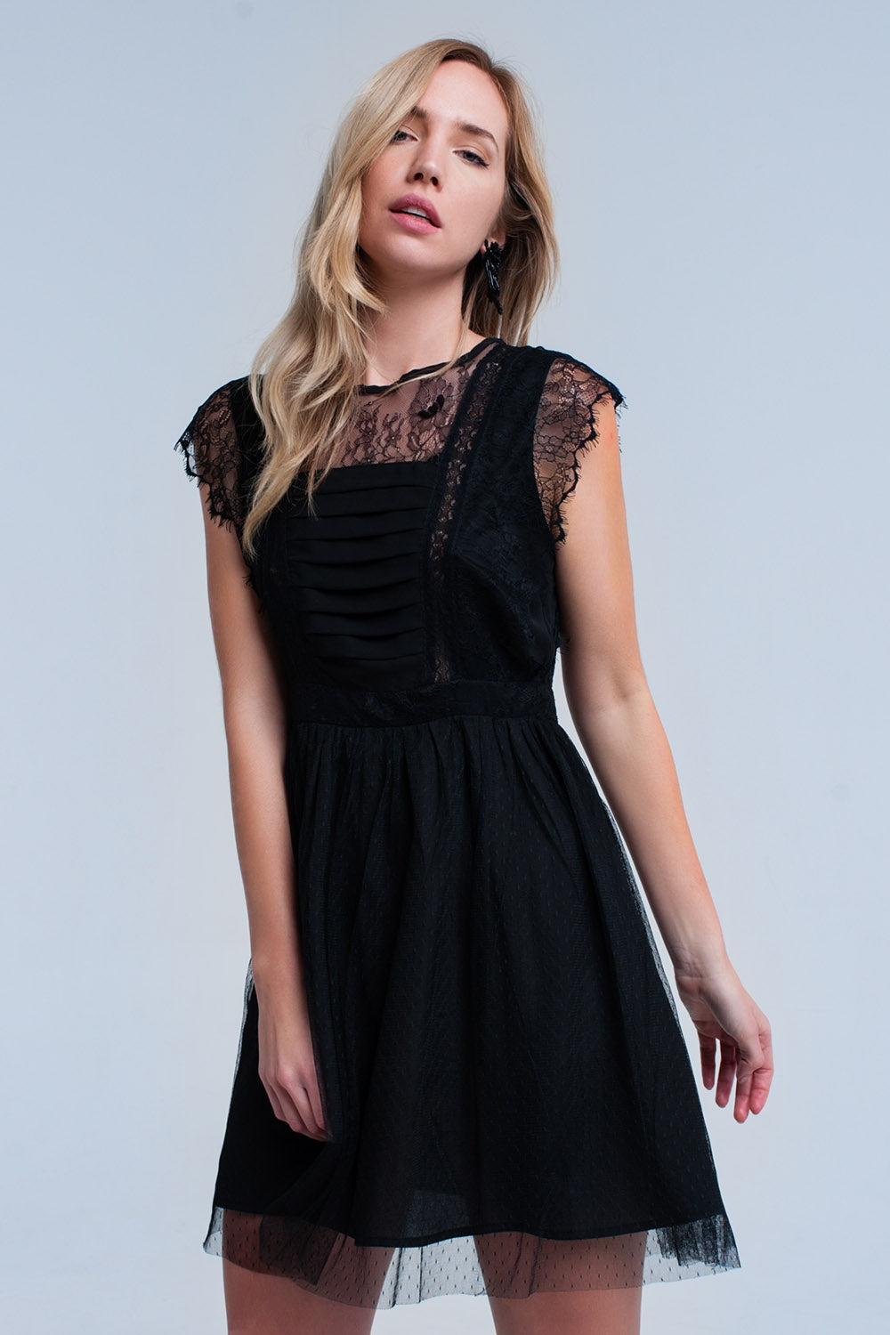 Robe midi noire avec dentelle