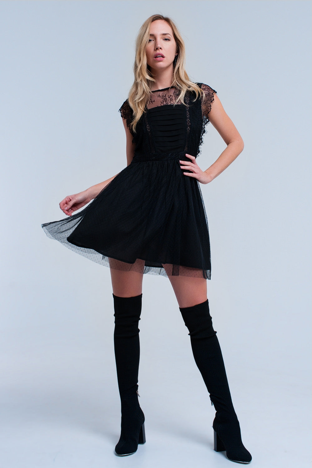 Robe midi noire avec dentelle