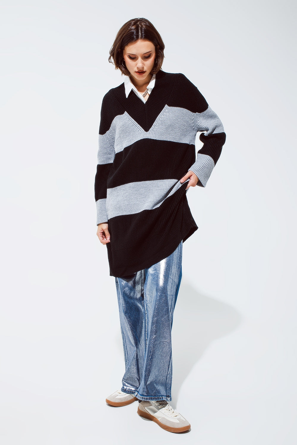 Robe MIDI surdimensionnée avec rayures et large col en V