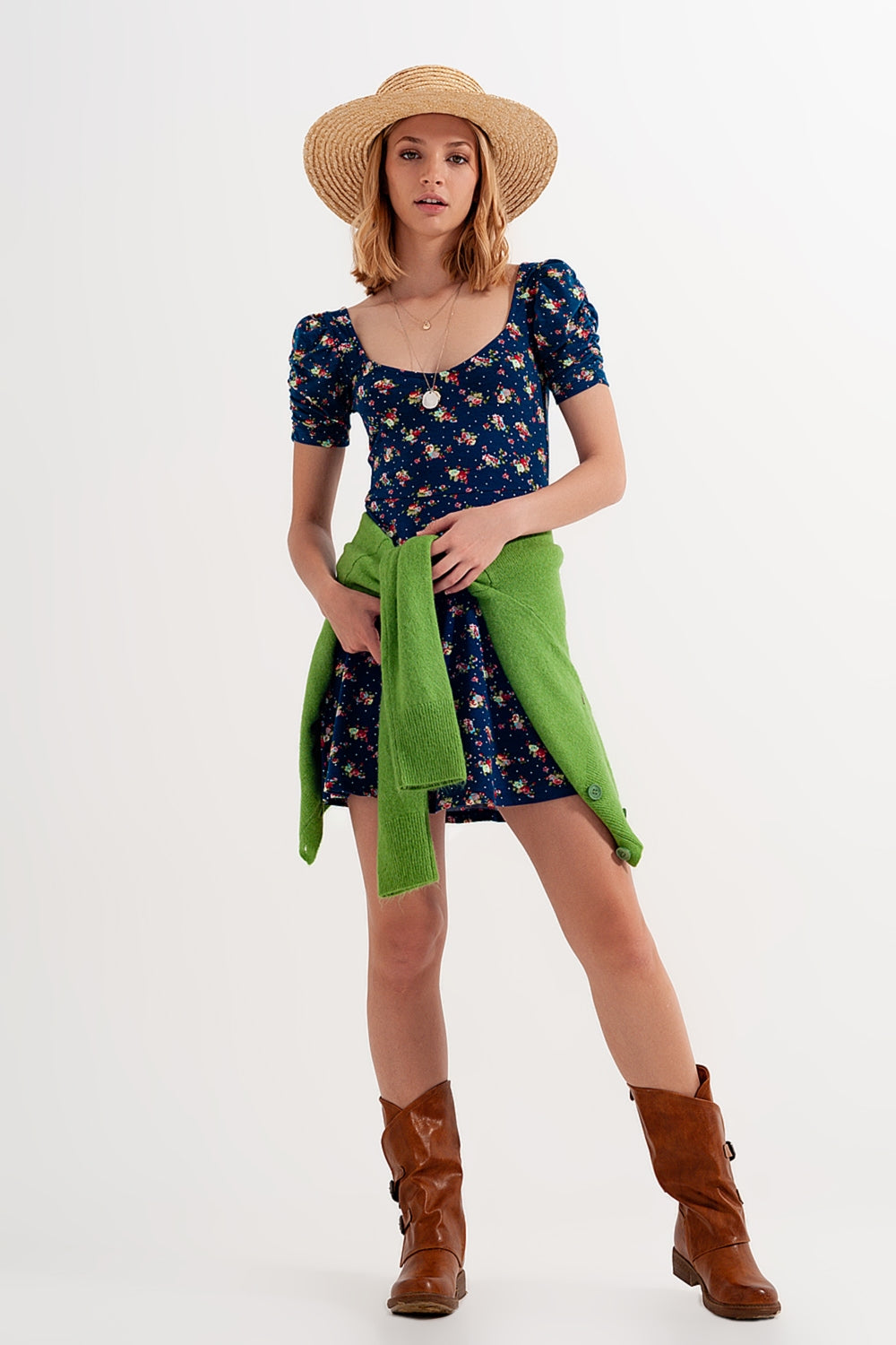 Robe patineuse à fleurs avec manches bouffantes bleu marine