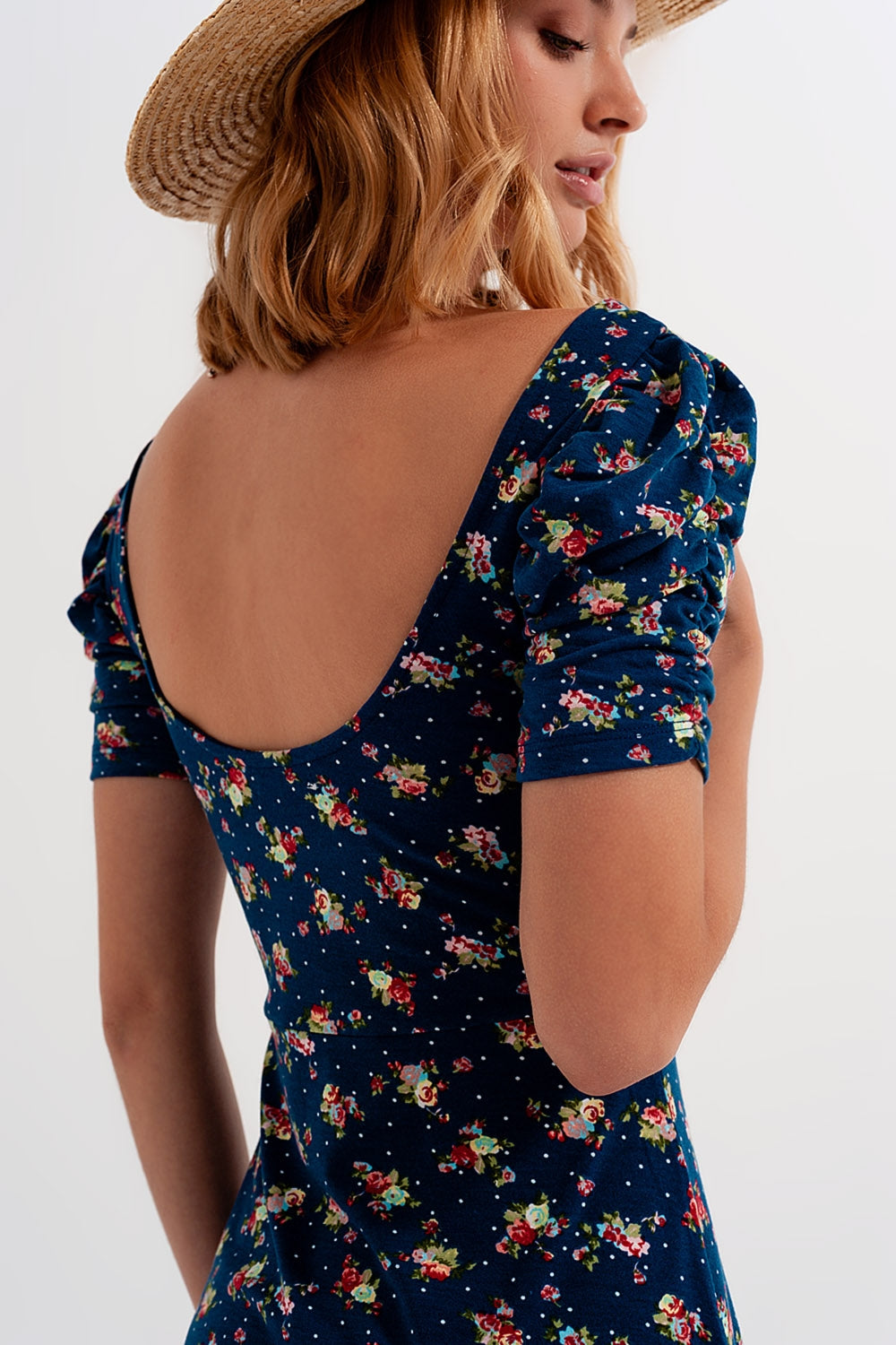 Robe patineuse à fleurs avec manches bouffantes bleu marine