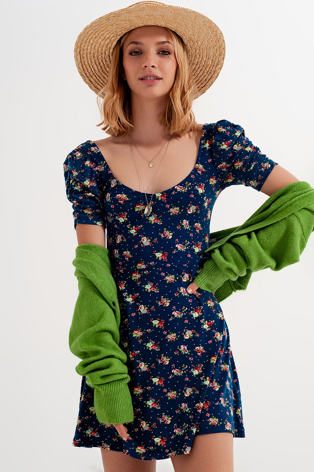 Robe patineuse à fleurs avec manches bouffantes bleu marine