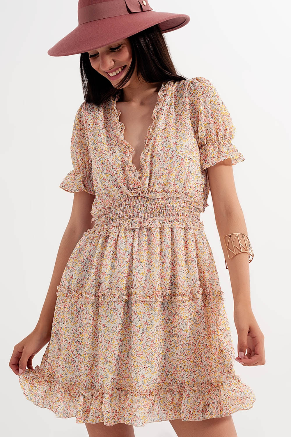 Robe patineuse courte style cache-cœur à devant froncé avec imprimé fleurs Jaune