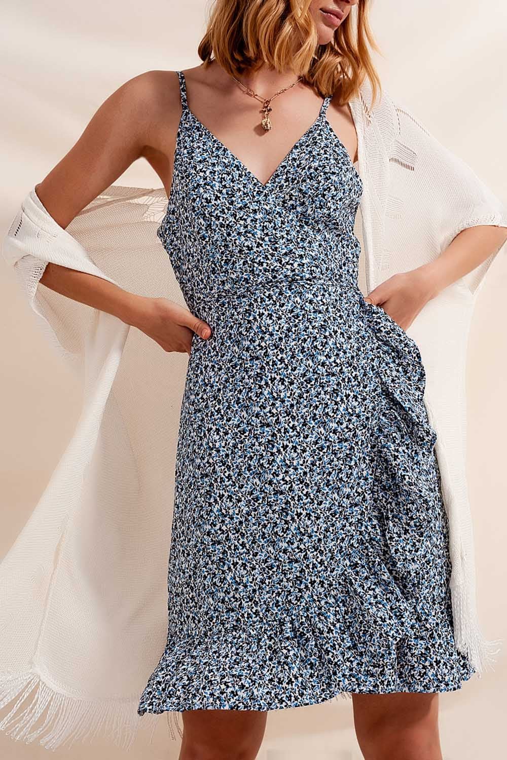 Robe portefeuille à volants bleu fleuri