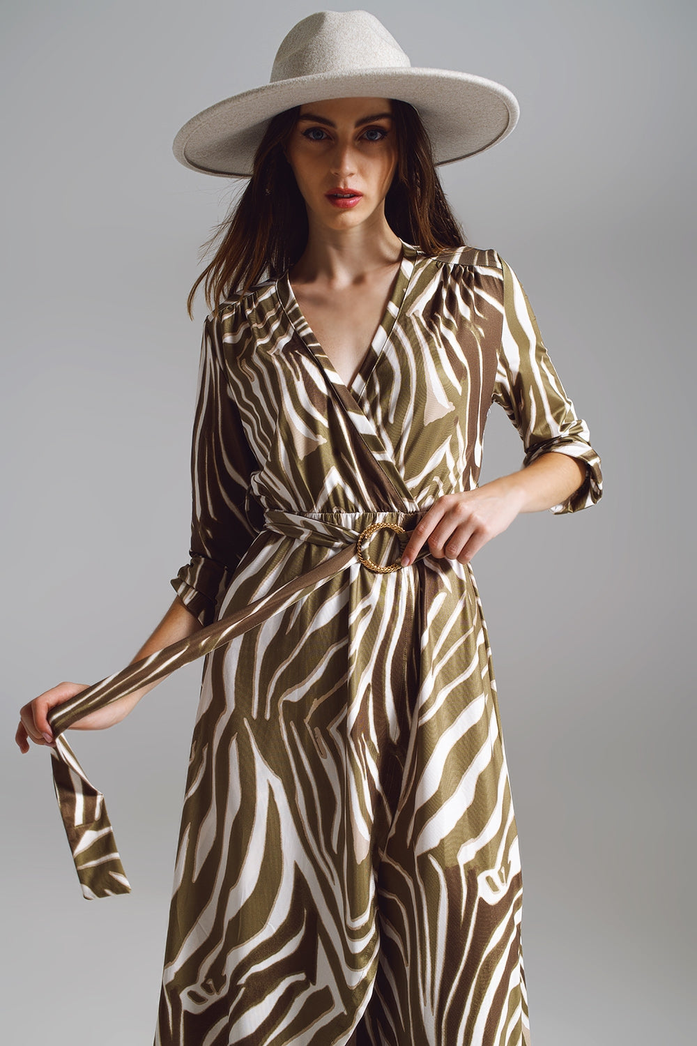 Robe portefeuille avec ceinture Midi dans un imprimé zèbre vert olive et crème