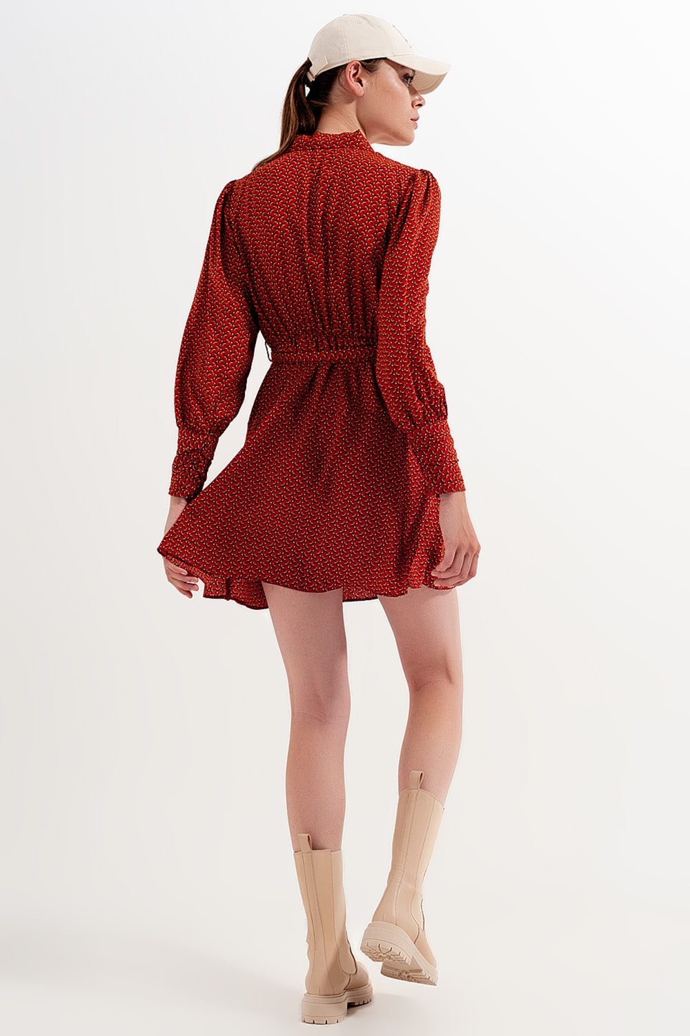 Robe portefeuille courte à décolleté plongeant et imprimé géométrique