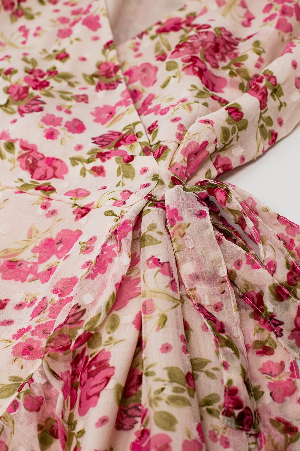 Robe portefeuille courte Plumetti à imprimé floral rose