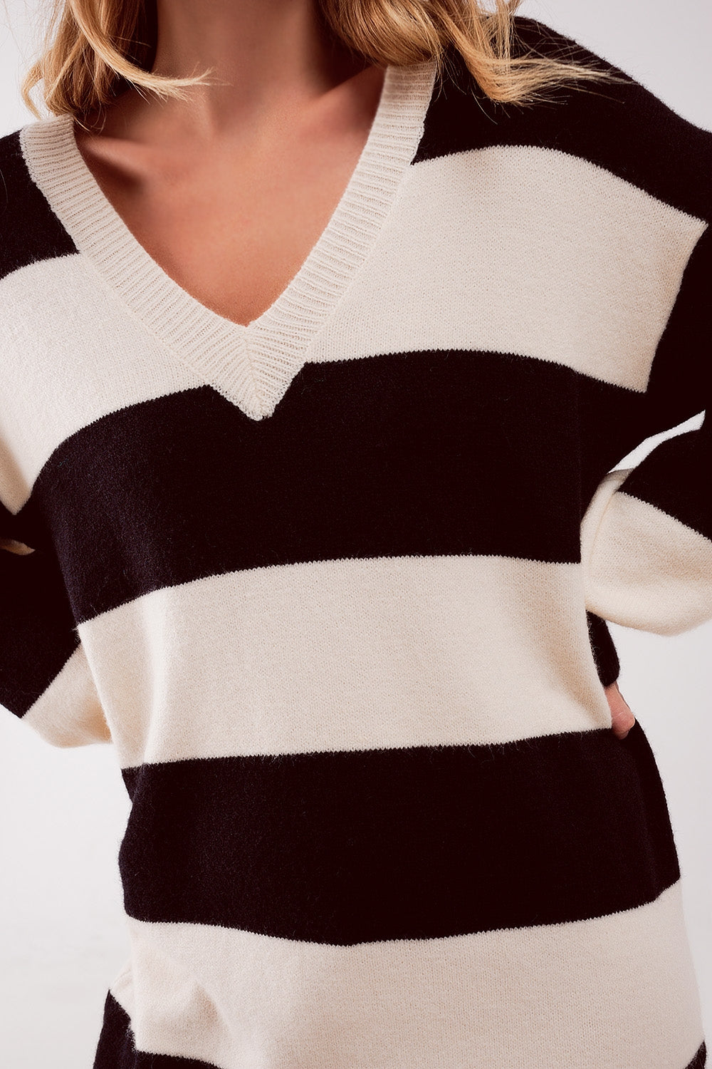 Robe pull à rayures noire