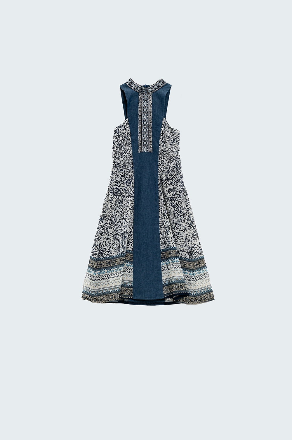 Q2 Robe swing bleue avec col montant