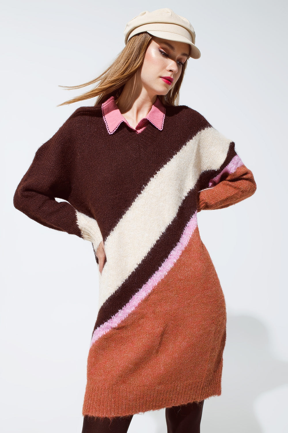 Robe Tricot chunky surdimensionné à rayures brunes avec col ras du cou