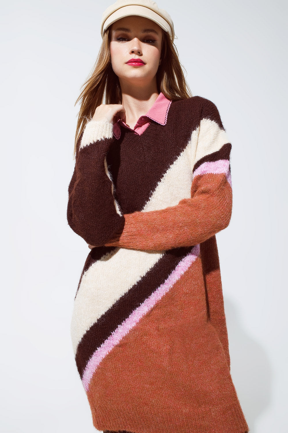 Robe Tricot chunky surdimensionné à rayures brunes avec col ras du cou