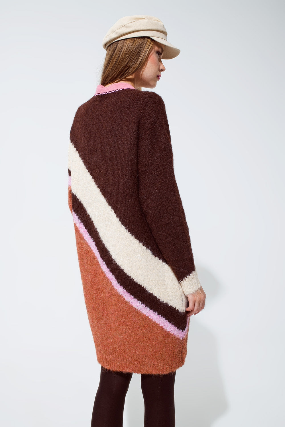 Robe Tricot chunky surdimensionné à rayures brunes avec col ras du cou
