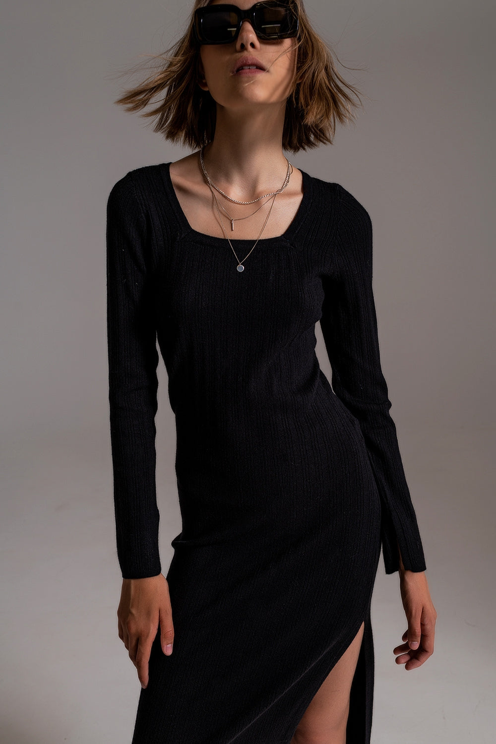 Robe tricotée midi à encolure carrée en noir
