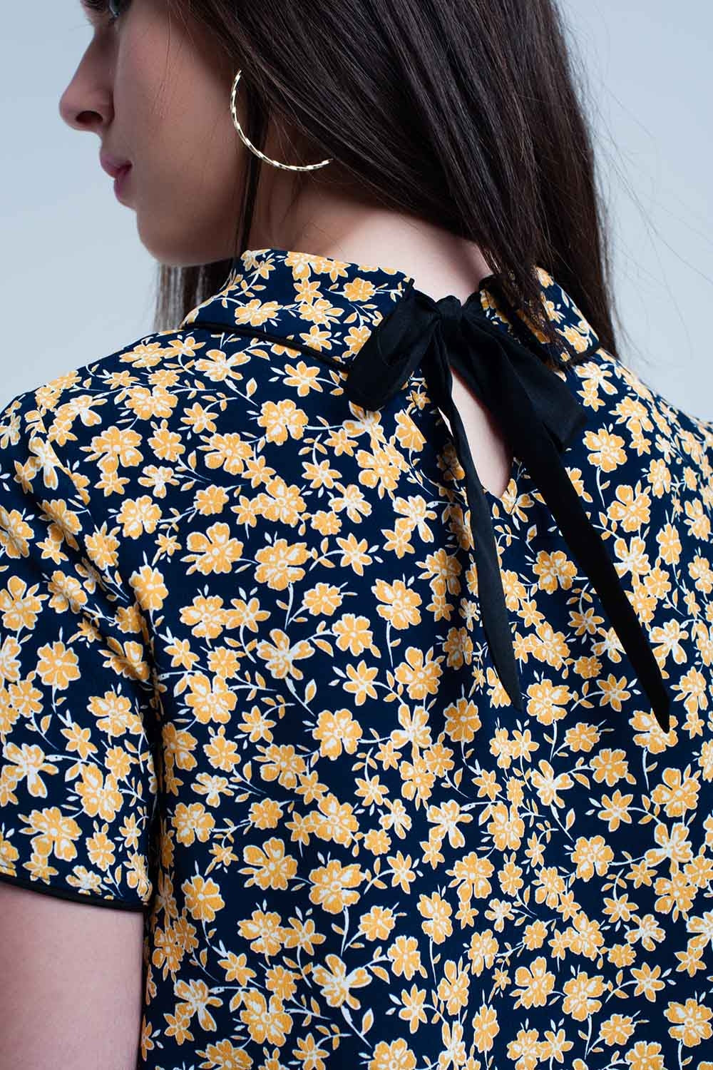 Chemise avec impression de fleurs jaunes