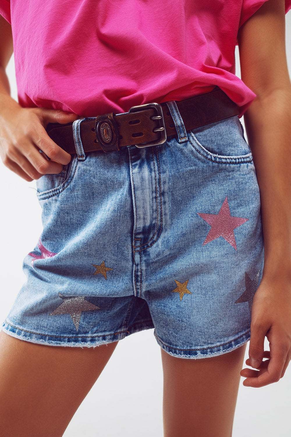 Short en denim avec étoiles laminées en lavage clair