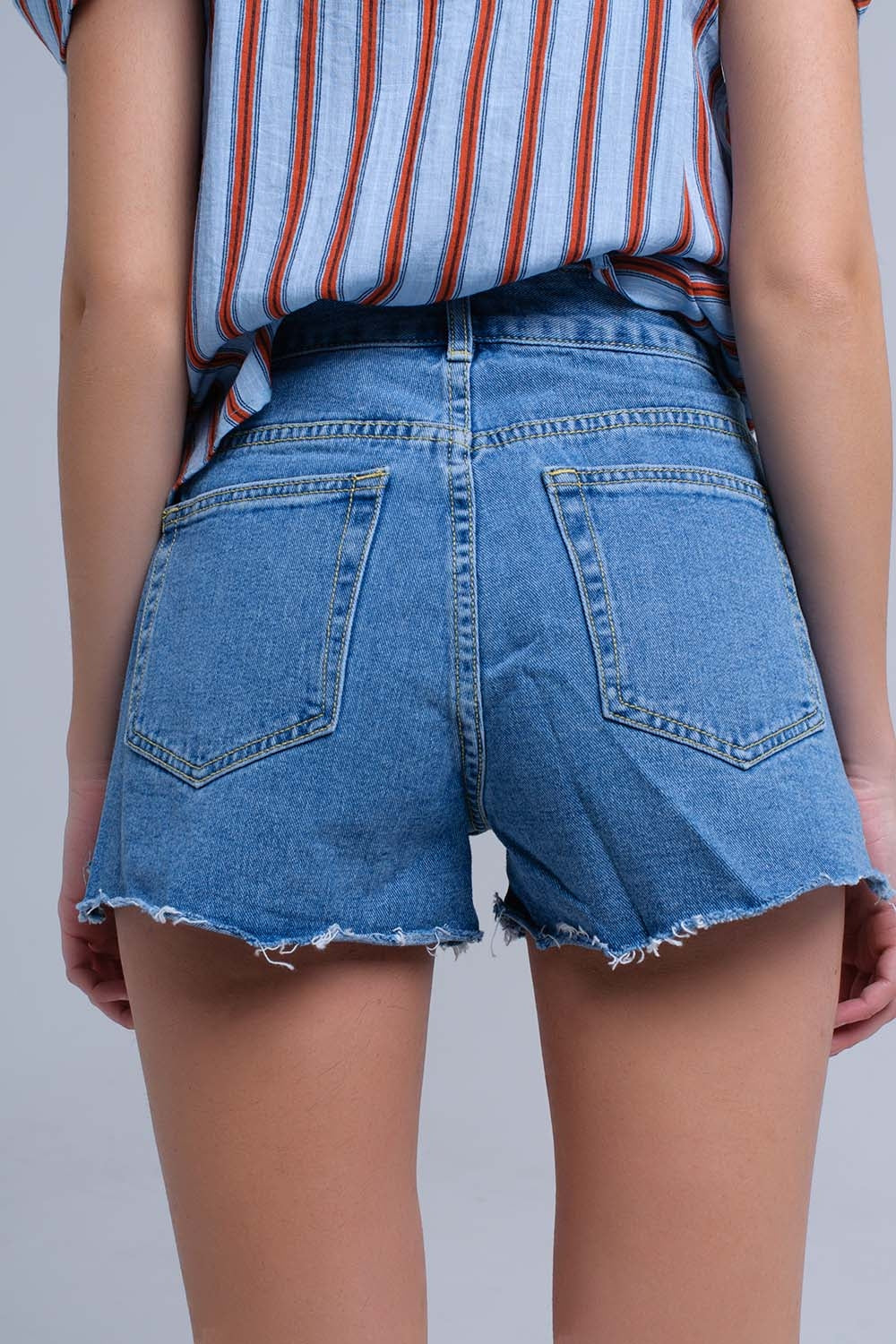 Short en denim motif floraux