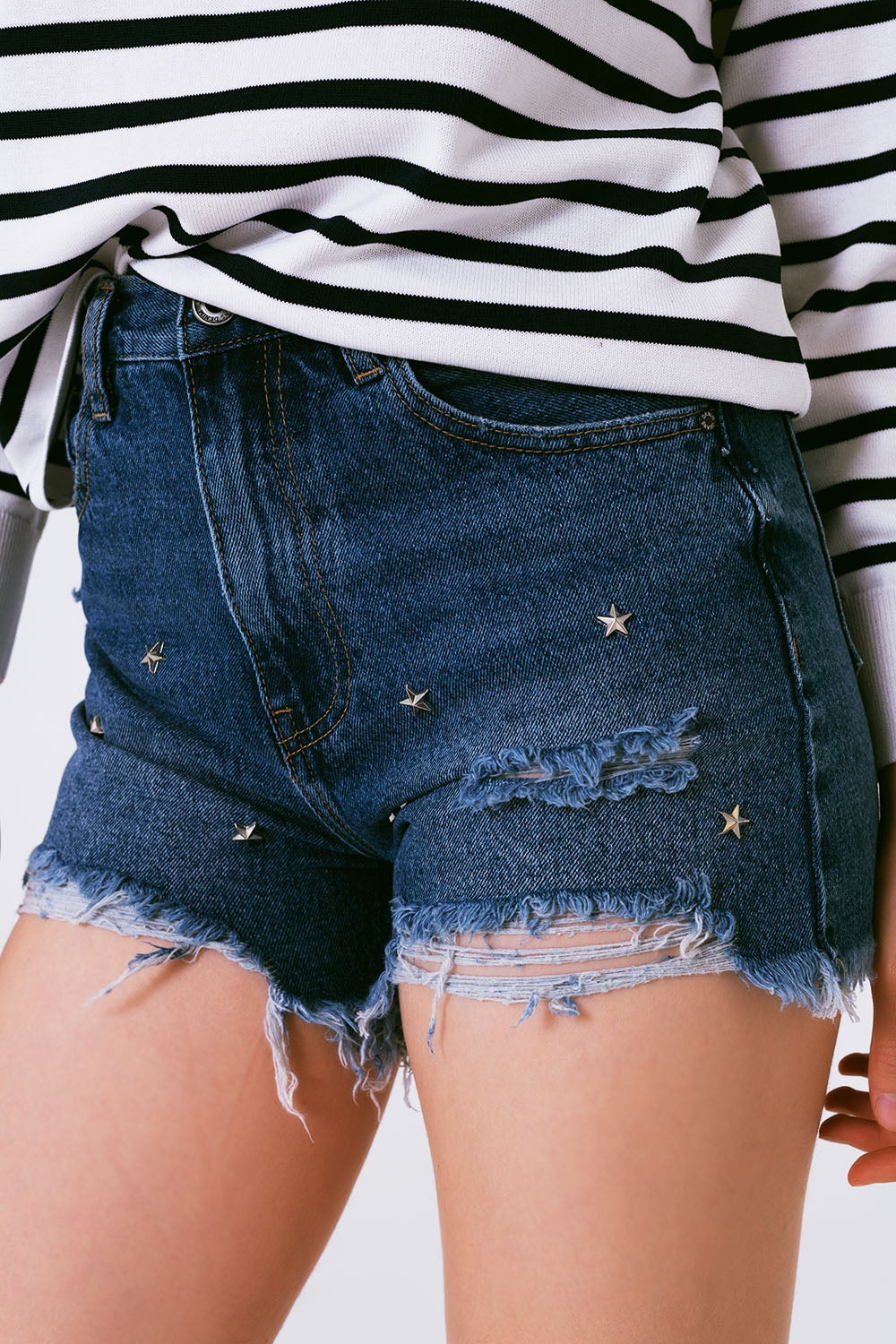 short en jean à ornement clous étoiles