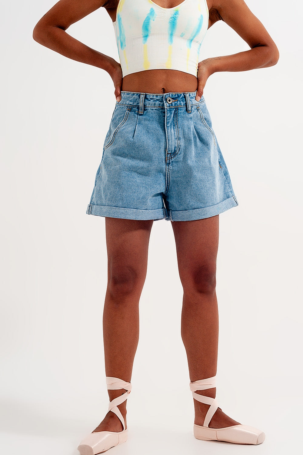 Short en jean à taille haute et revers retroussés Bleu