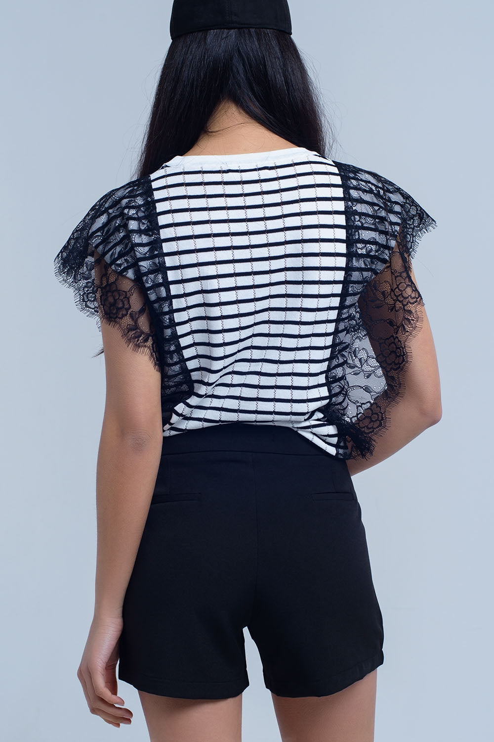 Short noir avec détail de côté
