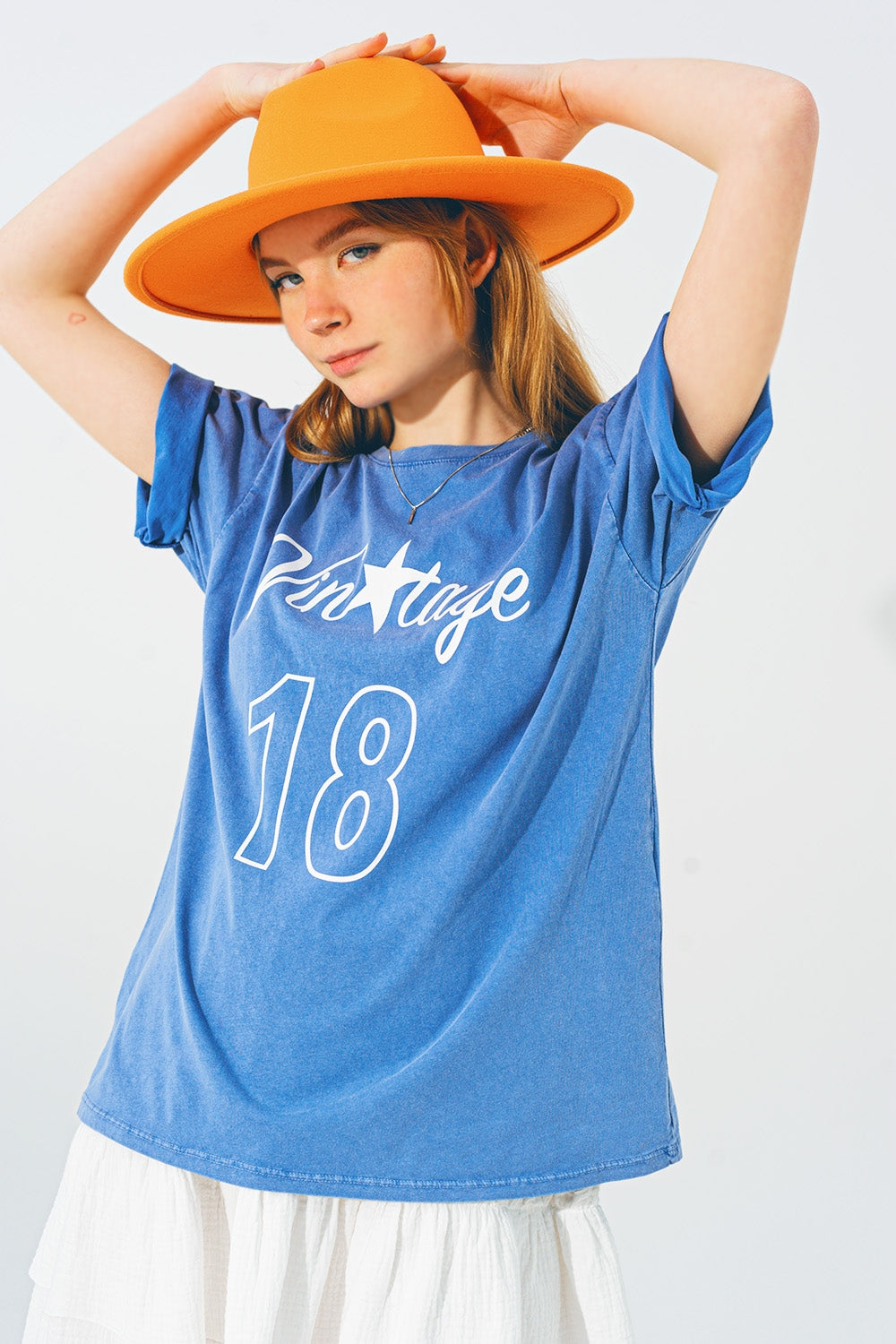 Q2 T-Shirt avec Texte Vintage 18 en Bleu