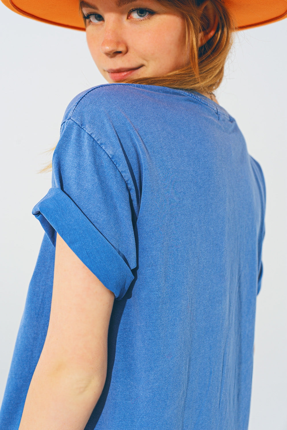 T-Shirt avec Texte Vintage 18 en Bleu