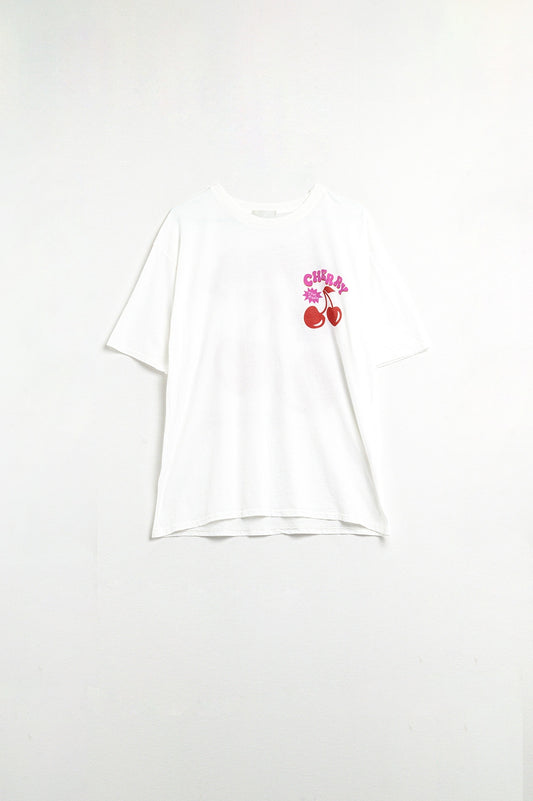 Q2 T-shirt blanc avec cerise dans le logo et les lettres