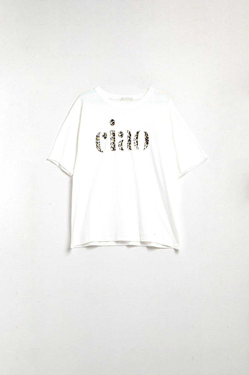 T-shirt blanc décontracté avec Ciao en imprimé léopard