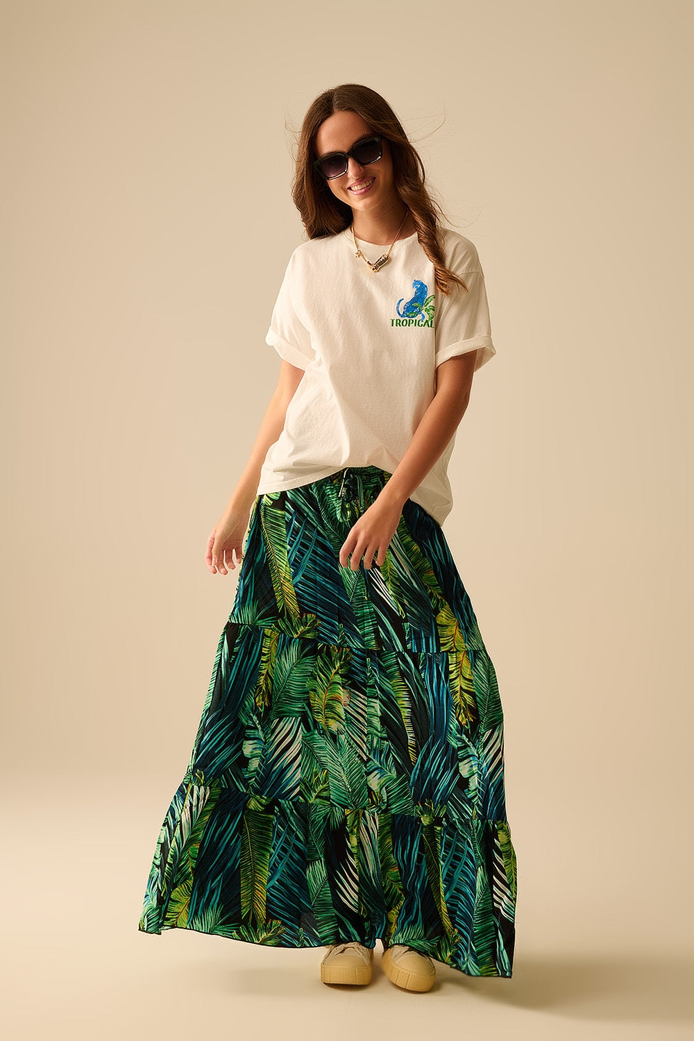 T-shirt blanche fabriquée en Italie avec imprimé graphique tropical