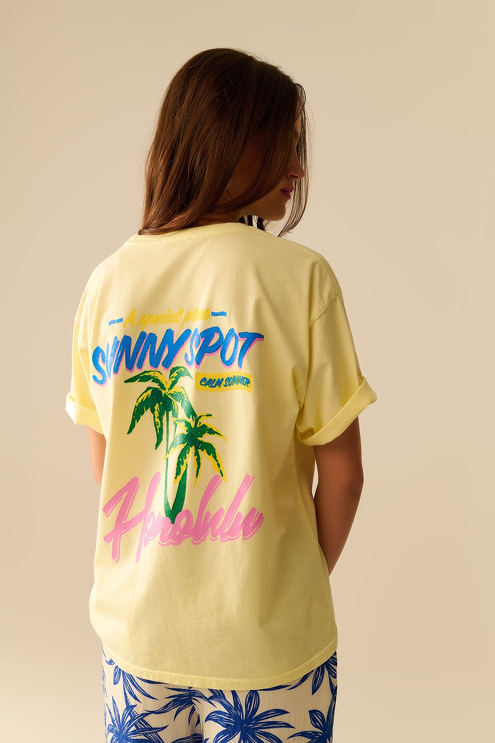 T-shirt jaune fabriquée en Italie avec motif Honolulu