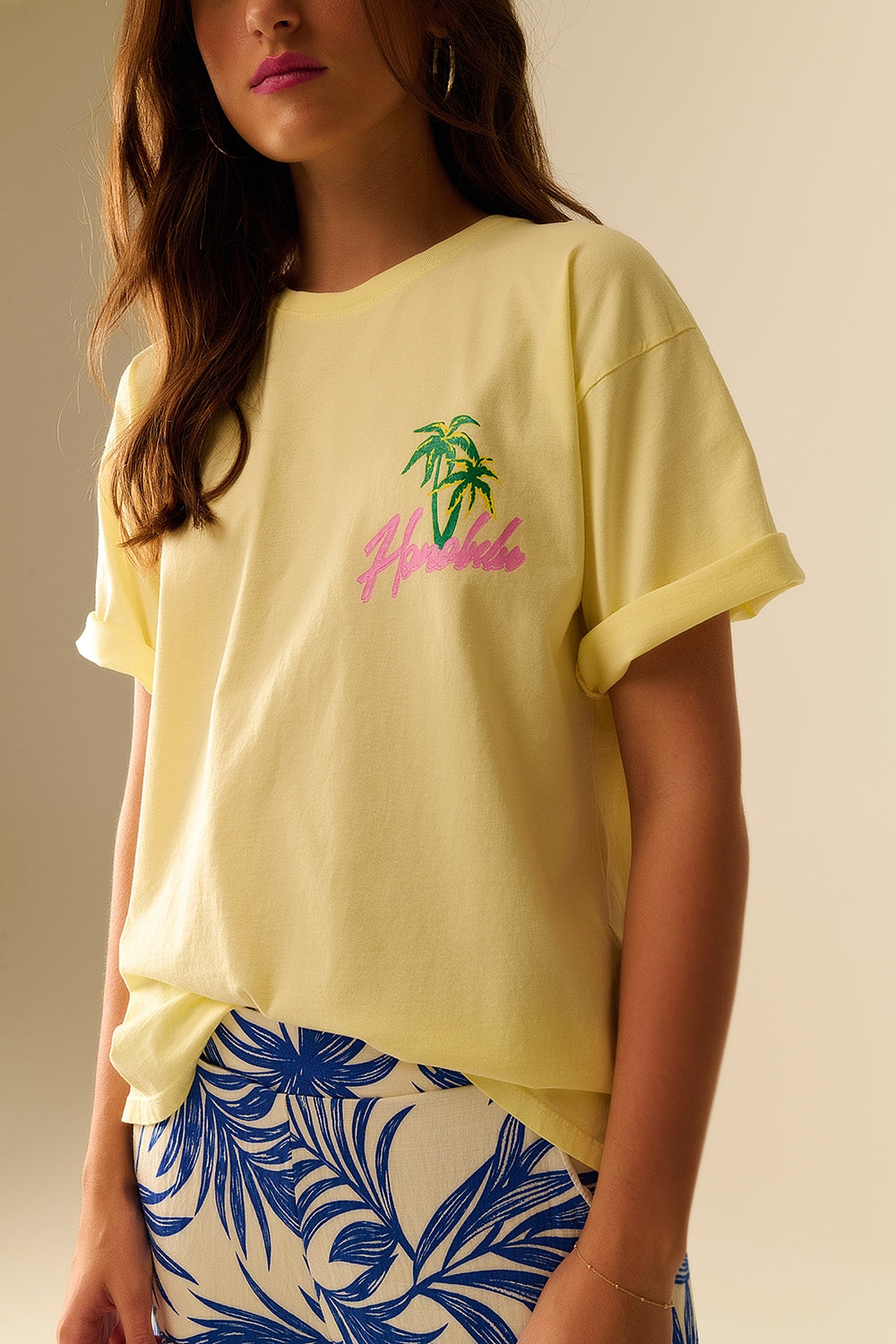 T-shirt jaune fabriquée en Italie avec motif Honolulu