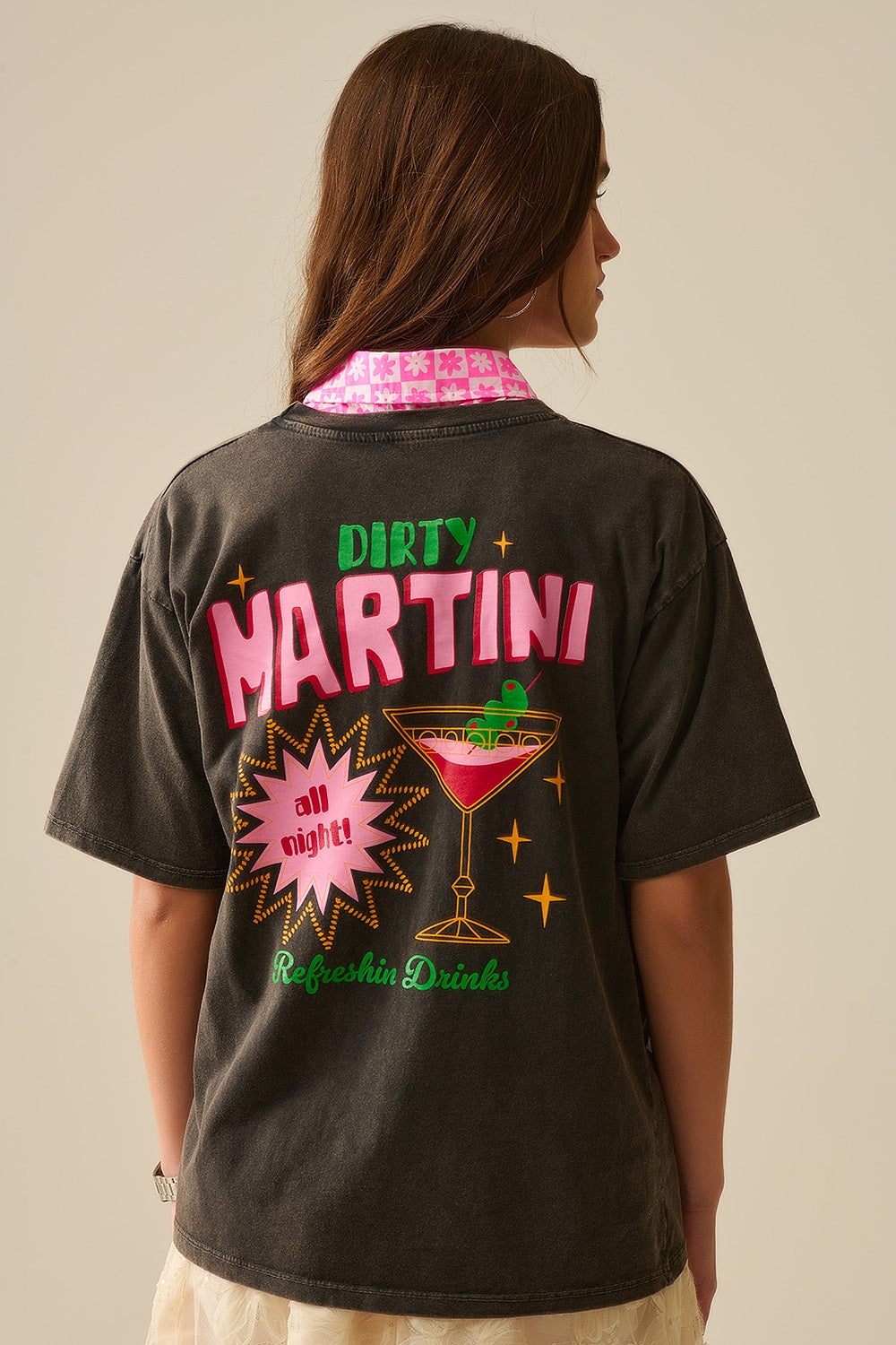 t-shirt noir stone wash fabriqué en Italie avec un logo graphique Martini