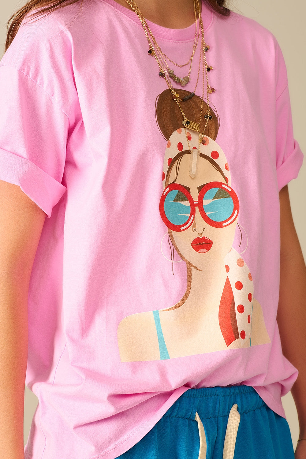 T-shirt rose fabriqué en Italie avec un motif vintage de fille