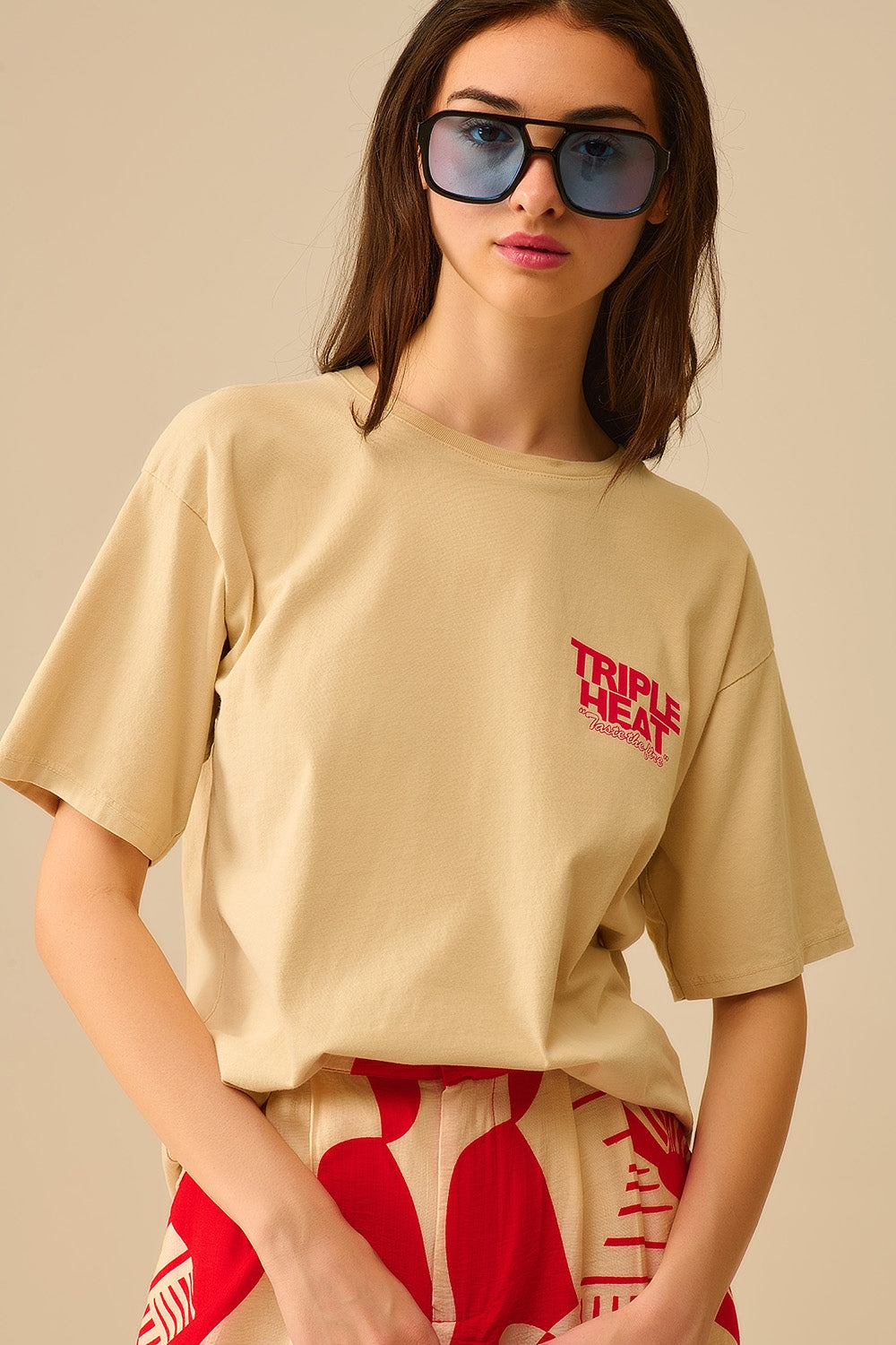 T-shirt TRIPLE HEAT beige à manches courtes et coupe décontractée