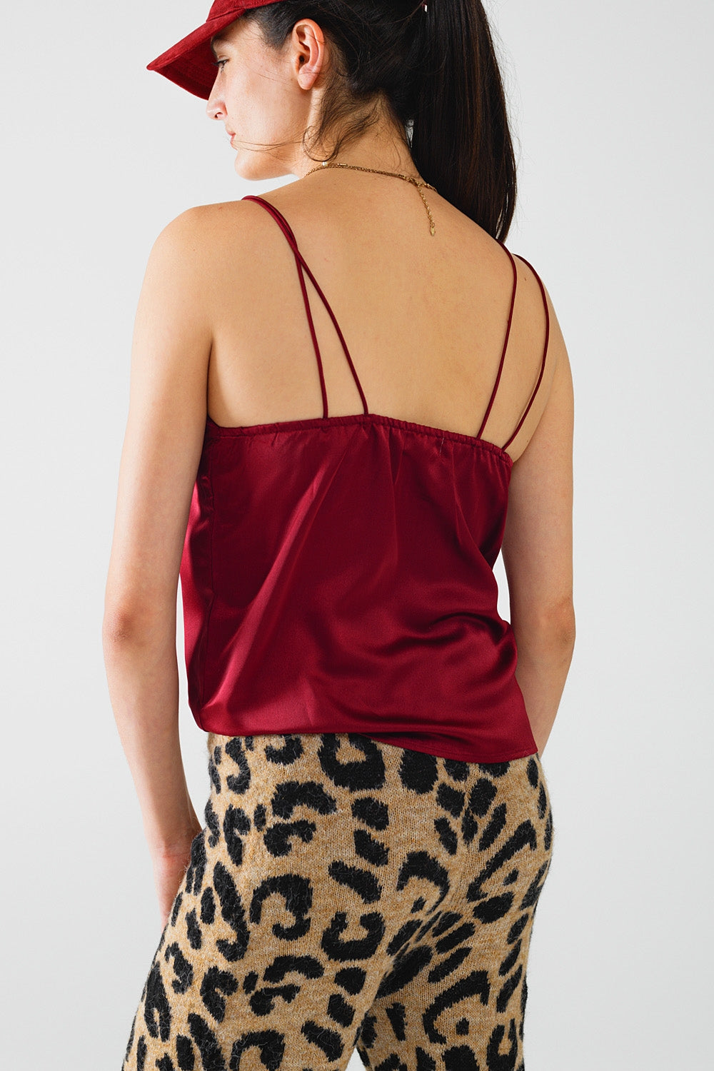 top à bretelles spaghetti en satin bordeaux