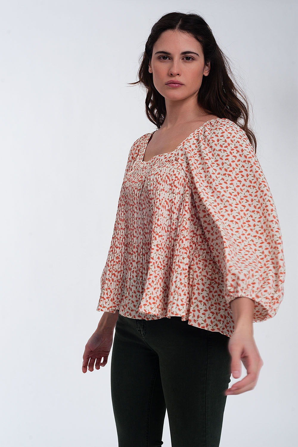 Q2 Top à fleurs avec manches bouffantes et encolure carrée corail