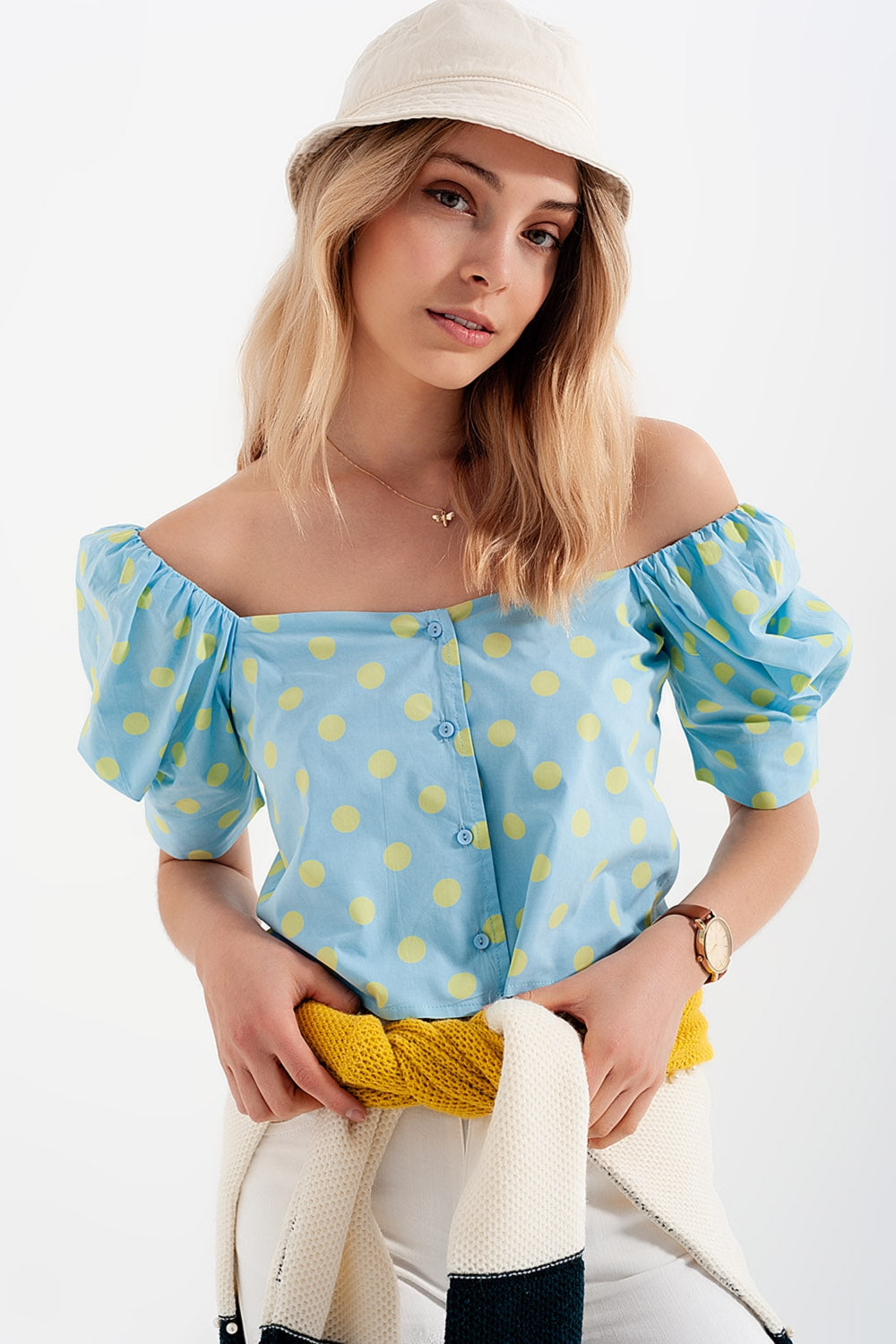 Top à pois avec manches bouffantes et encolure carrée bleu et vert