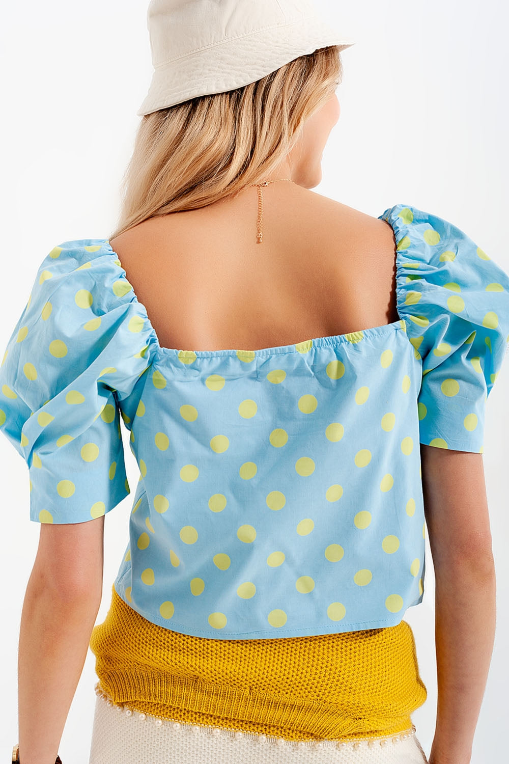 Top à pois avec manches bouffantes et encolure carrée bleu et vert