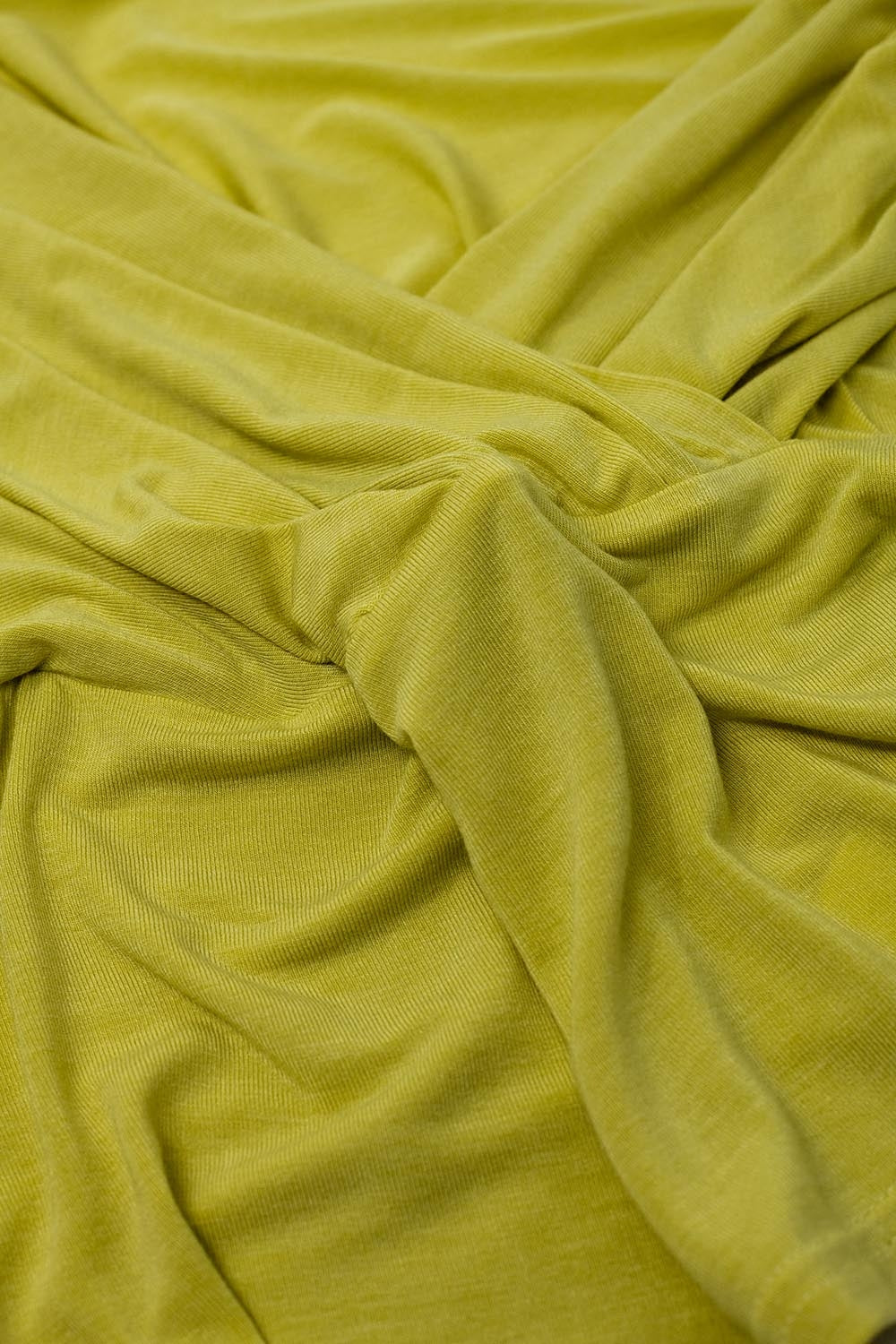 Top ajusté à col en V drapé et croisé avec manches capuchon en citron vert