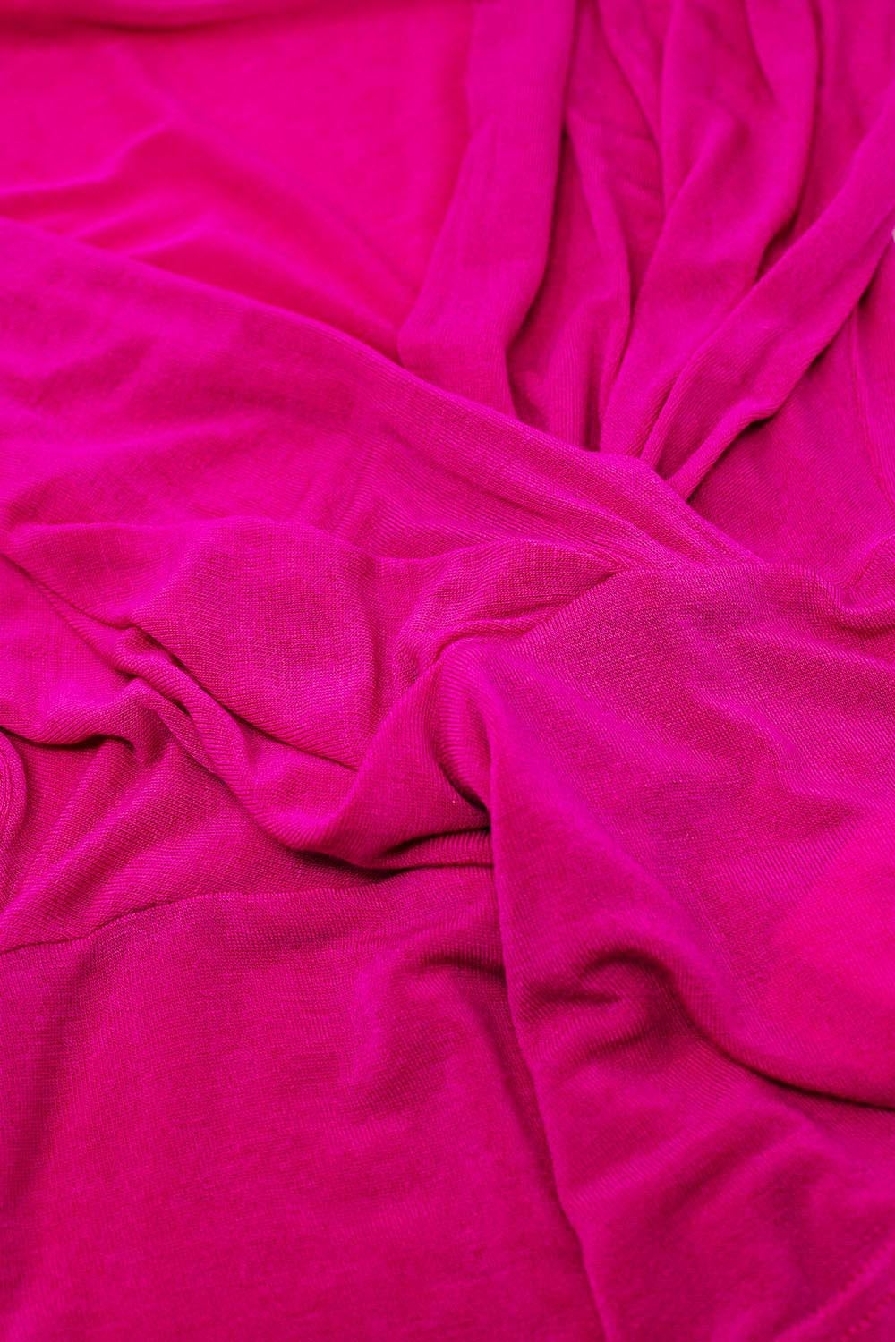 Top ajusté décolleté croisé avec manches capuchon en Fuchsia