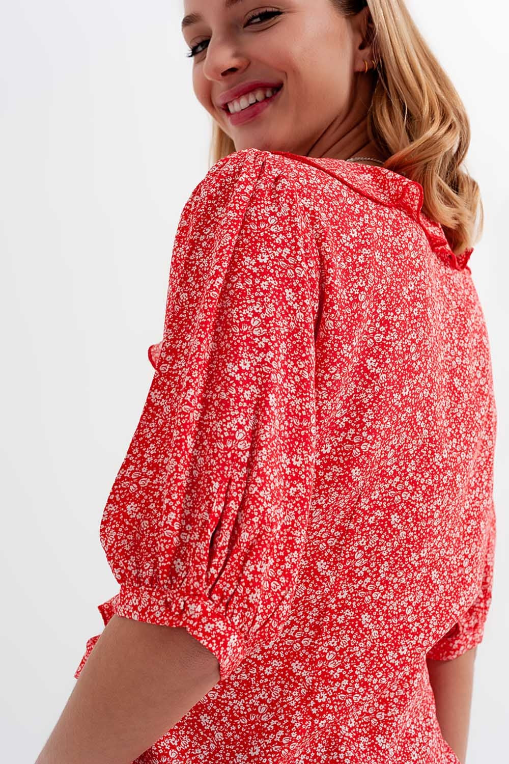 Top cache cœur d'ensemble à fleurs en rouge