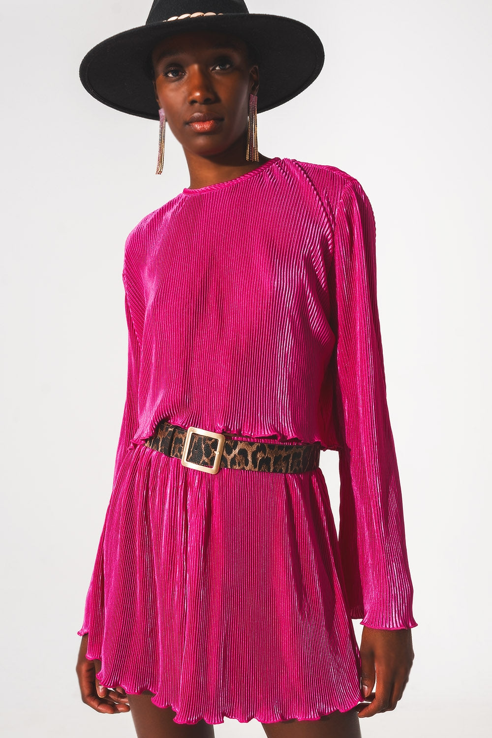 Q2 Top court à col rond plissé en fuchsia